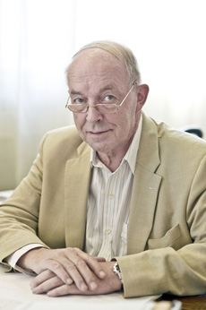Karlheinz Röschert 